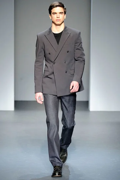 Look 1